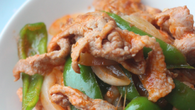 ピーマンと豚肉のトマト風味炒め