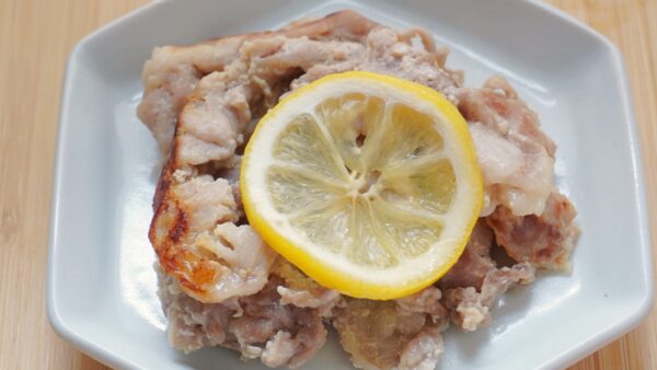 豚肉の塩こうじレモン炒め